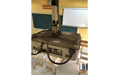 Giá dịch vụ vệ sinh bảo trì máy chiếu lớp học tại Hà Nội
